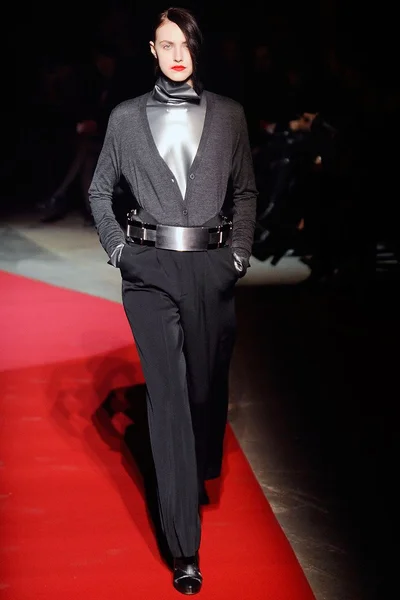 Look 13